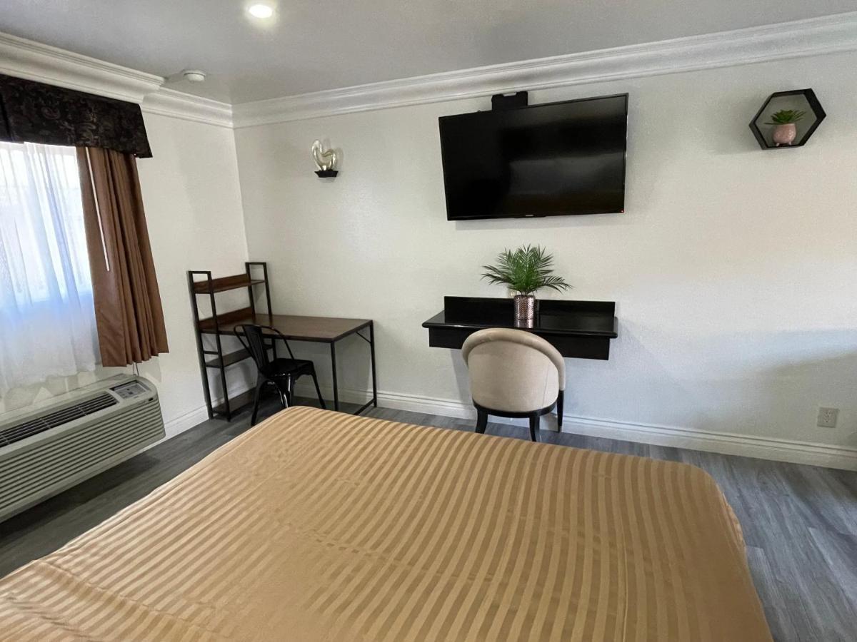 Rodeway Inn Santa Ana Zewnętrze zdjęcie