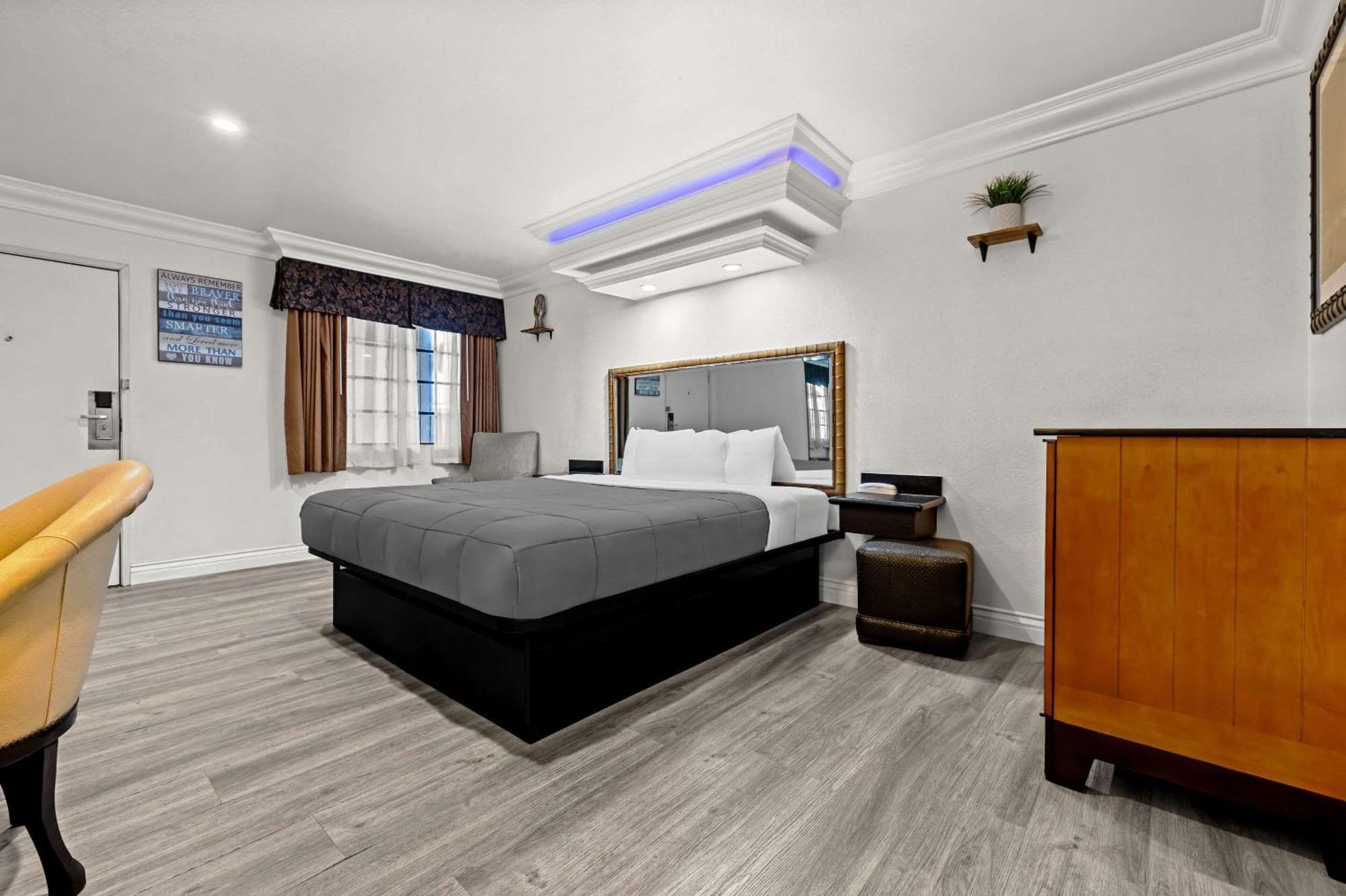 Rodeway Inn Santa Ana Zewnętrze zdjęcie