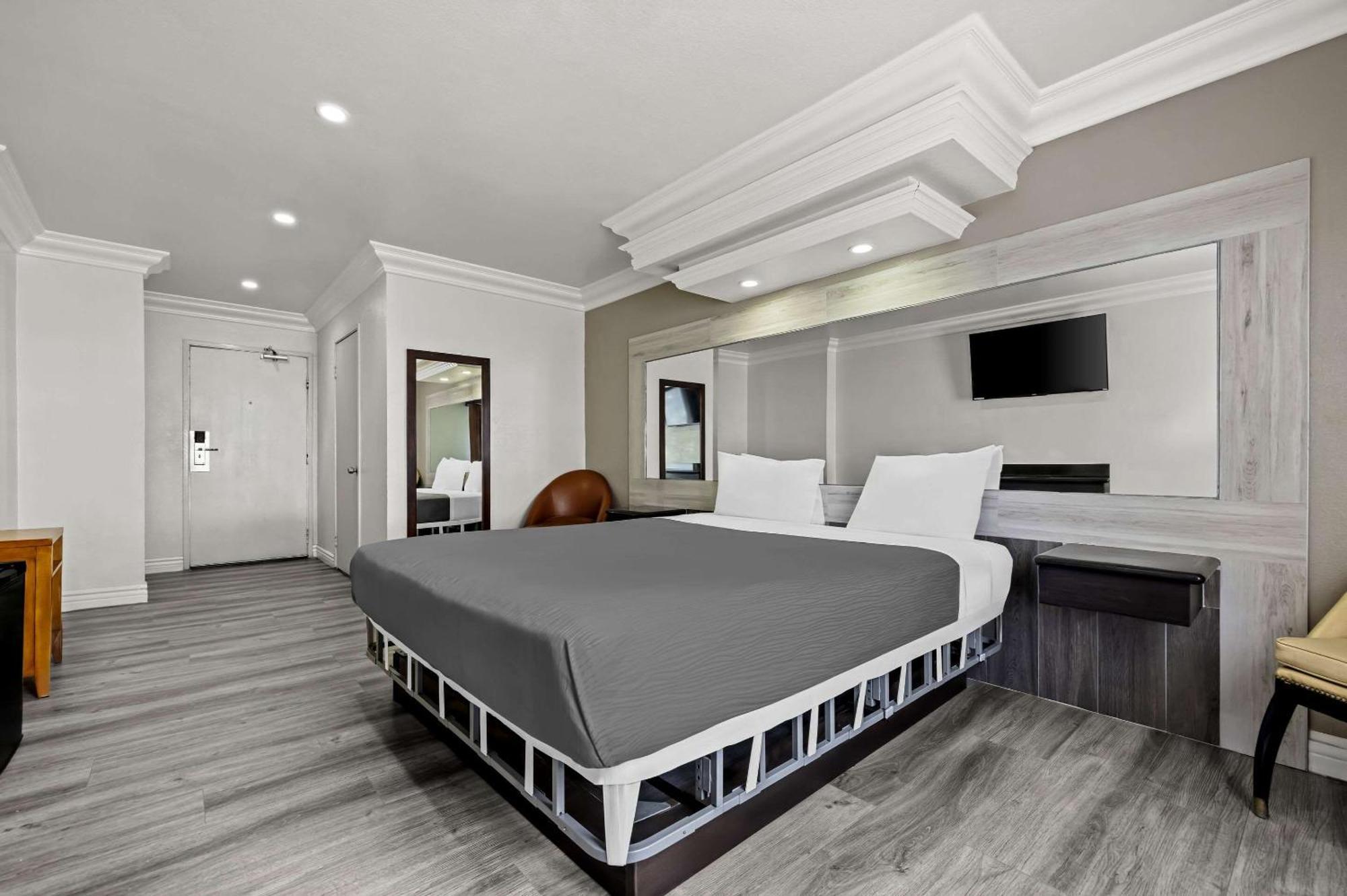 Rodeway Inn Santa Ana Zewnętrze zdjęcie