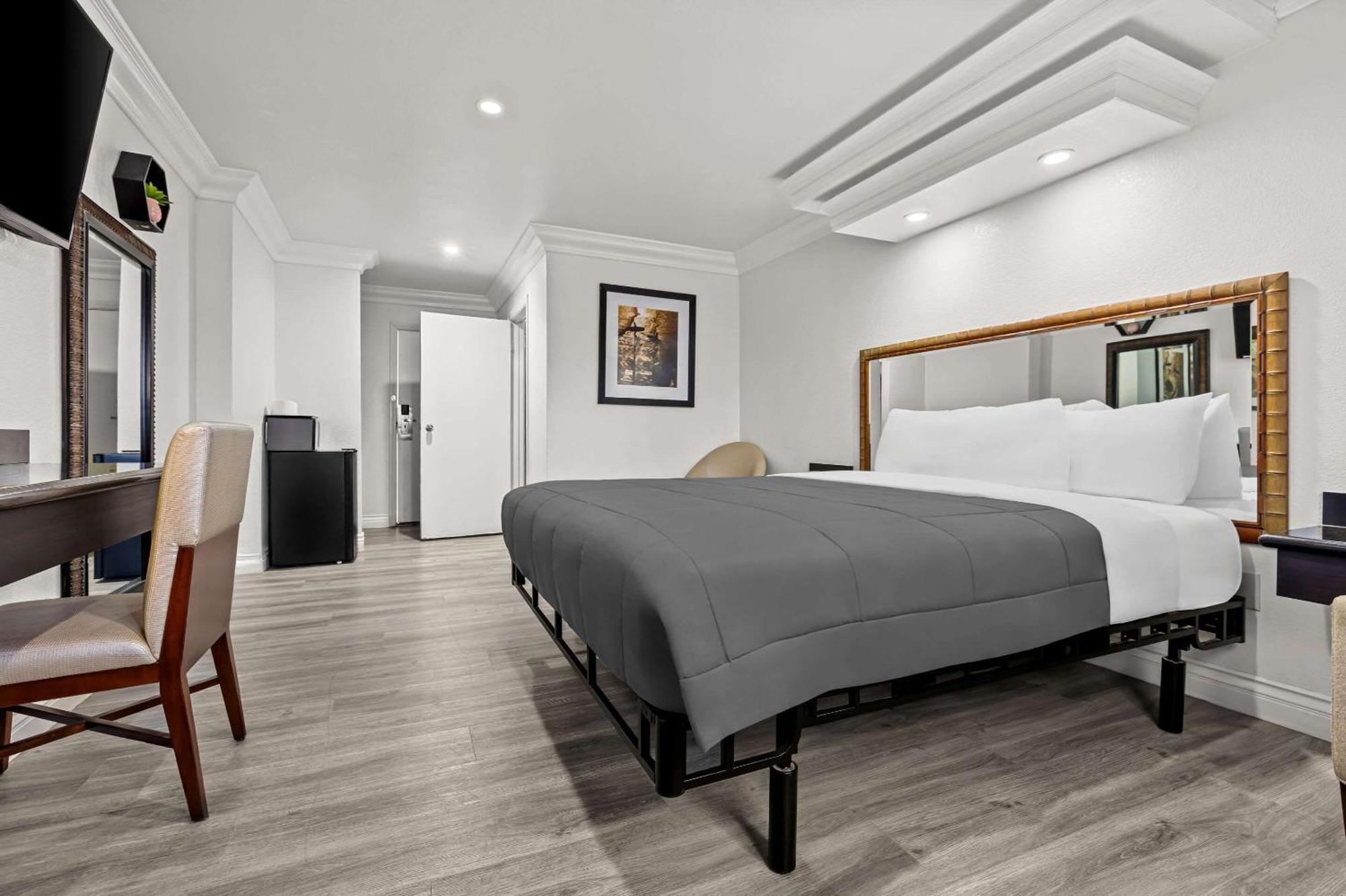 Rodeway Inn Santa Ana Zewnętrze zdjęcie