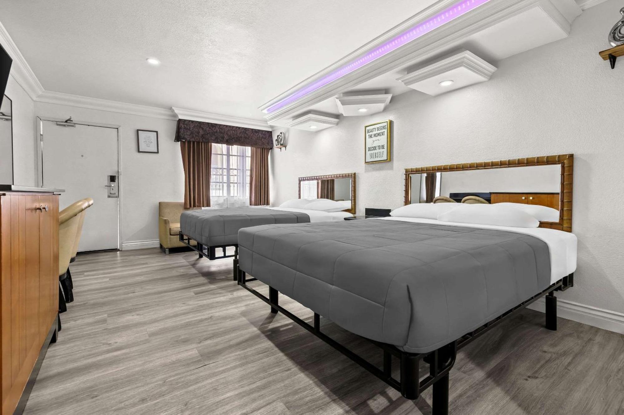 Rodeway Inn Santa Ana Zewnętrze zdjęcie